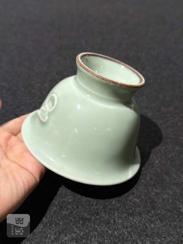 清乾隆 粉青釉铺首衔环耳杯 - 图8